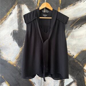 BEBE RELAXED PLEATED BLOUSE WITH NECK TIE